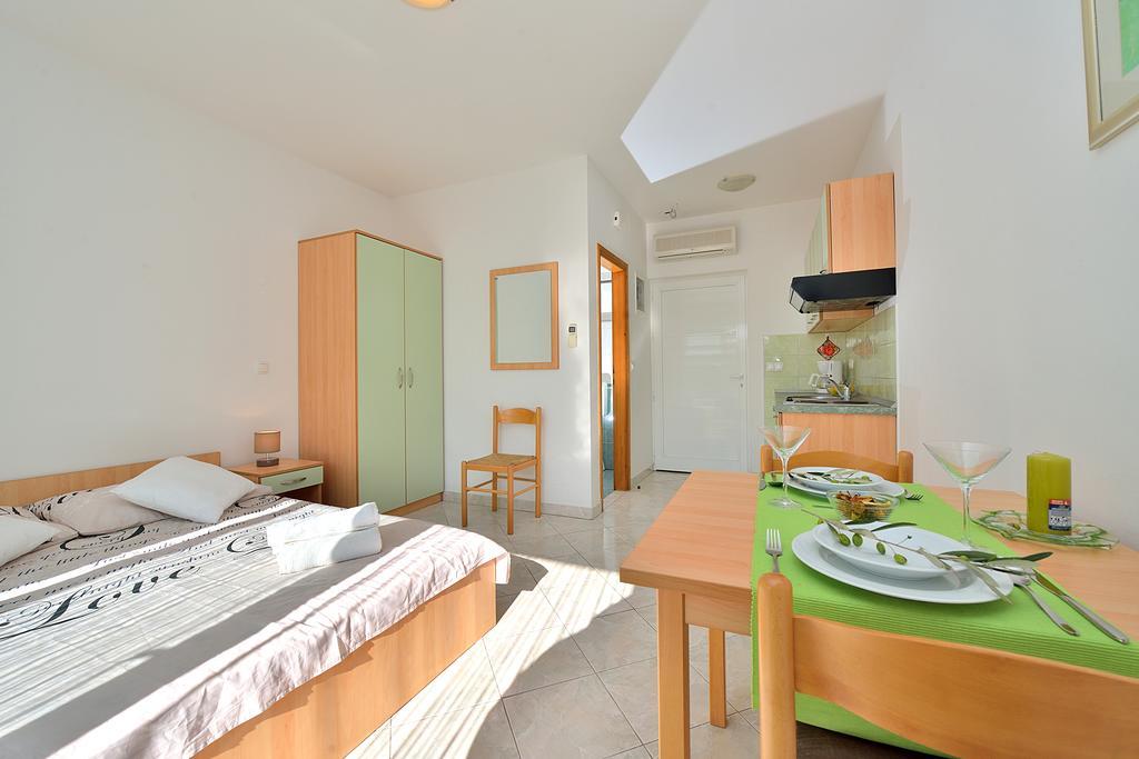 Sara Apartments Petrcane Δωμάτιο φωτογραφία