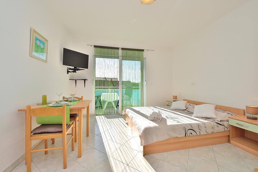 Sara Apartments Petrcane Δωμάτιο φωτογραφία