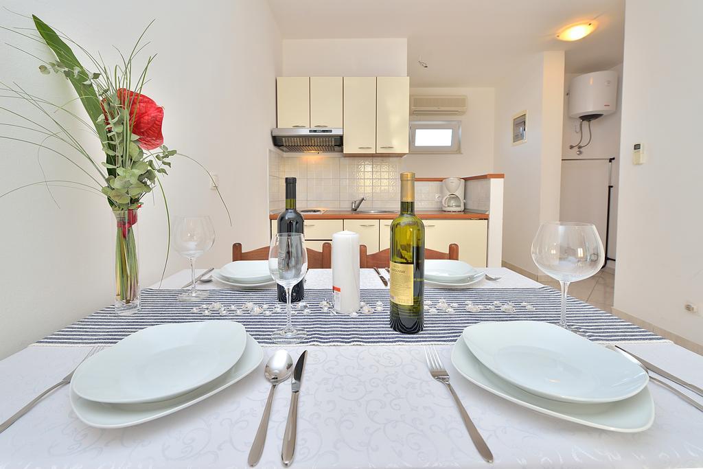 Sara Apartments Petrcane Δωμάτιο φωτογραφία