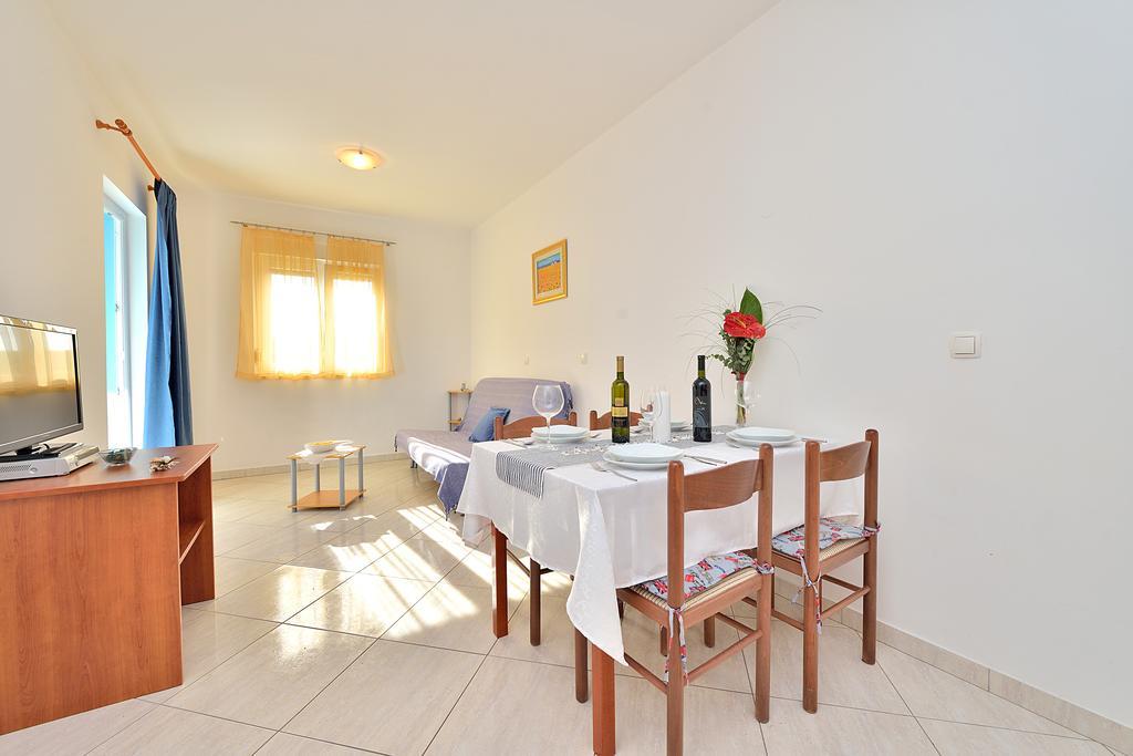 Sara Apartments Petrcane Δωμάτιο φωτογραφία