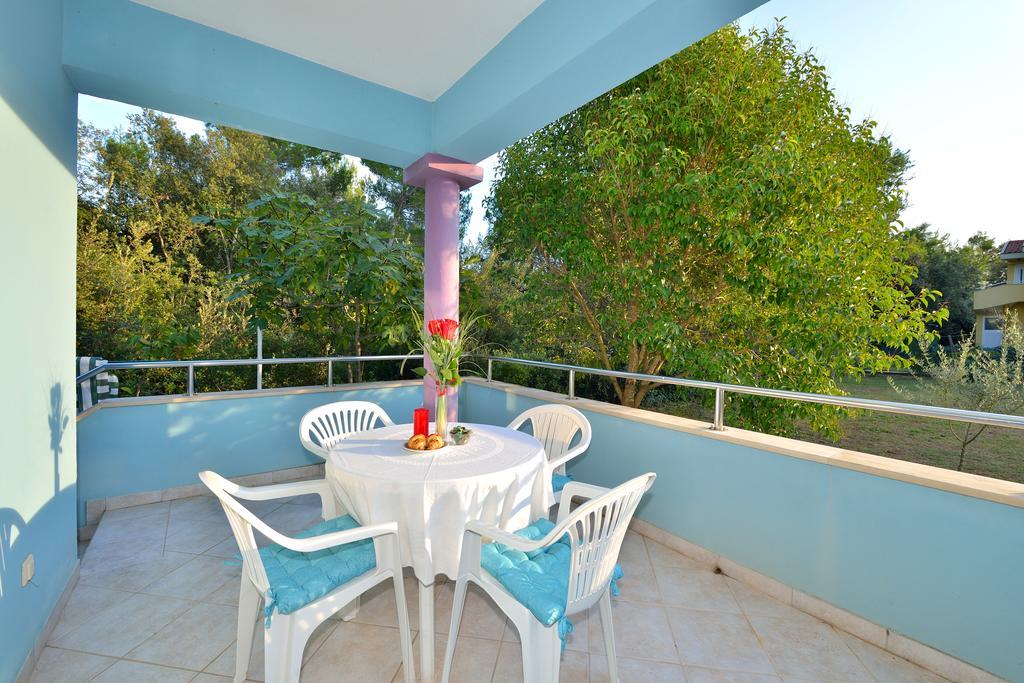 Sara Apartments Petrcane Δωμάτιο φωτογραφία