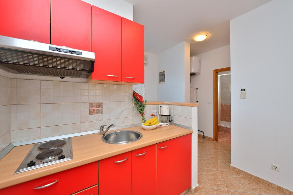 Sara Apartments Petrcane Δωμάτιο φωτογραφία