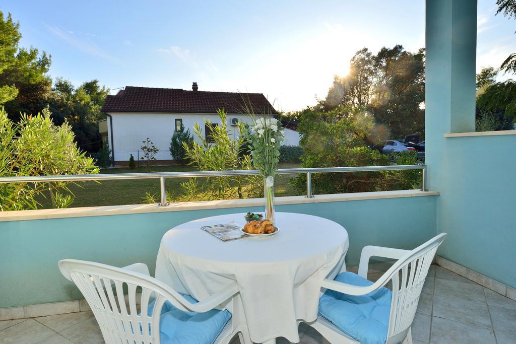 Sara Apartments Petrcane Δωμάτιο φωτογραφία