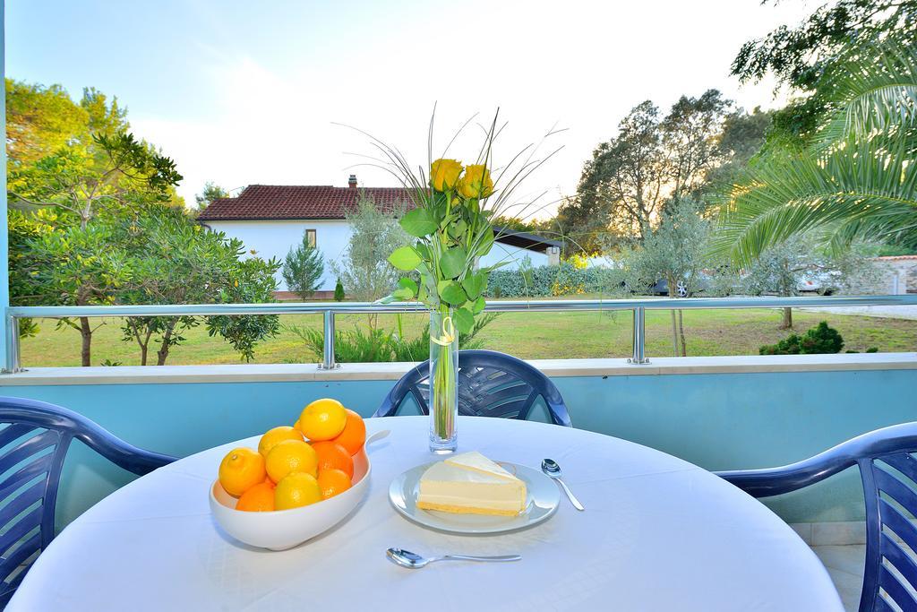 Sara Apartments Petrcane Δωμάτιο φωτογραφία